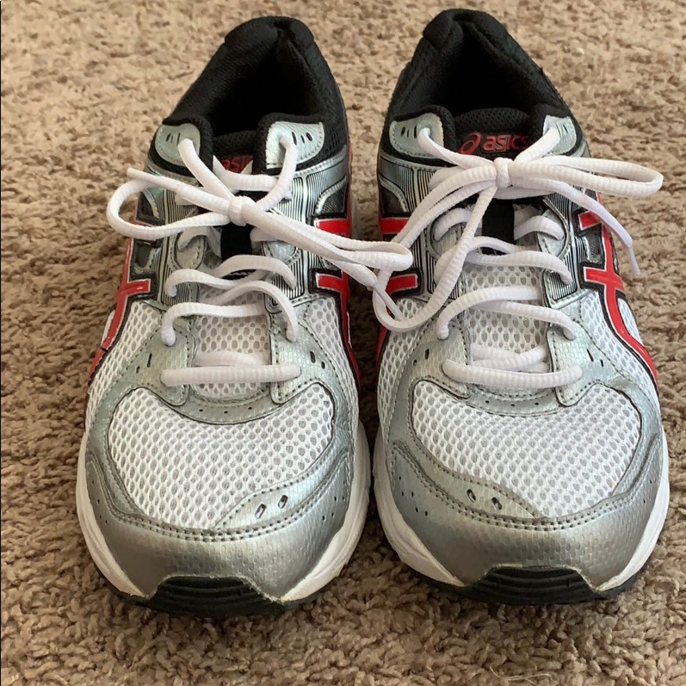 White red black men’s size 9.5 ASICS running shoes